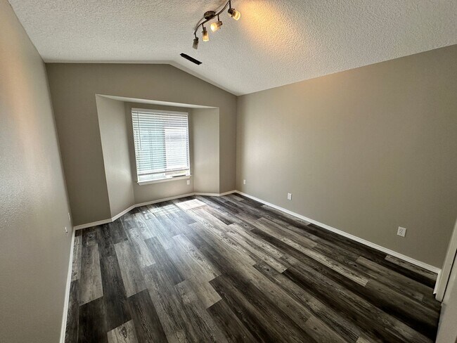 Building Photo - Lydia Court Duplex