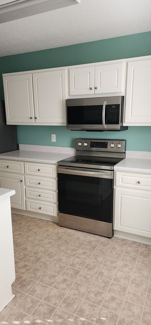 Building Photo - Cute 2 Bedroom 2 Bath Patio Home Twin Eagl...