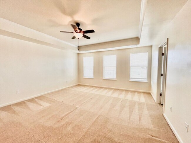 Building Photo - 5897 Bella Marie Wy