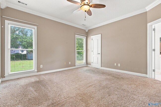Building Photo - 146 Leathertree Ln