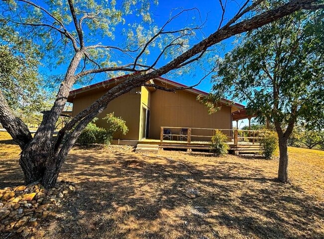 Building Photo - 209 Crest Dr