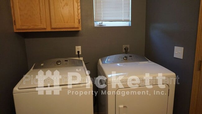 Building Photo - 11615 Breckenridge Ln NW