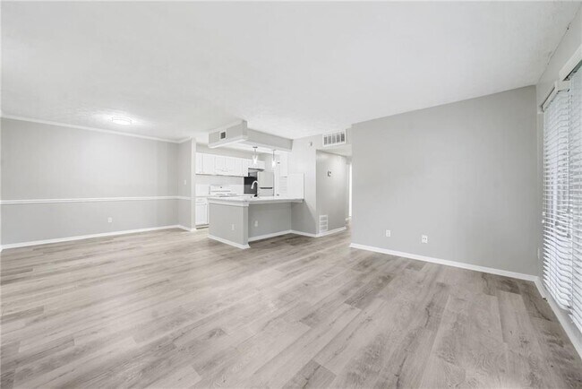 Building Photo - 113 Tuxworth Cir