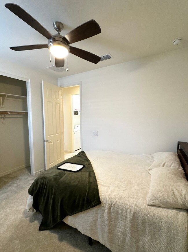 Building Photo - BEAUTIFUL VERRADO 3 BEDROOM PLUS DEN WITH ...