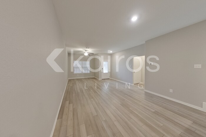Building Photo - 213 Capital Hl Vw