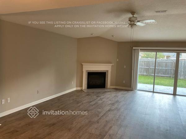 Building Photo - 8621 Derry Dr