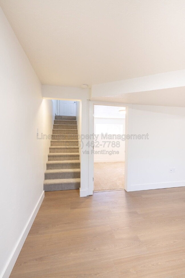 Building Photo - 1223 Emery St W