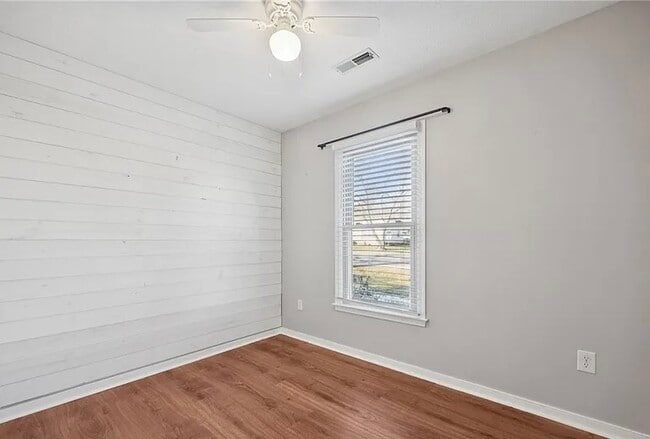 Building Photo - 6295 Banshire Dr