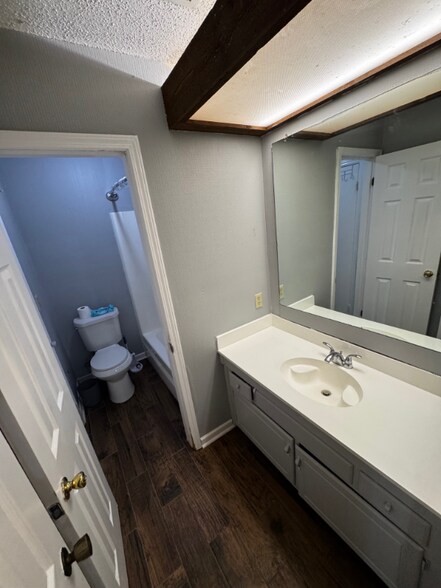 Building Photo - 2707 Mt Laurel Dr