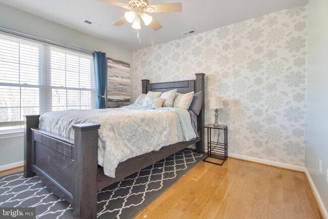 Building Photo - 7420 Mayflower Ct