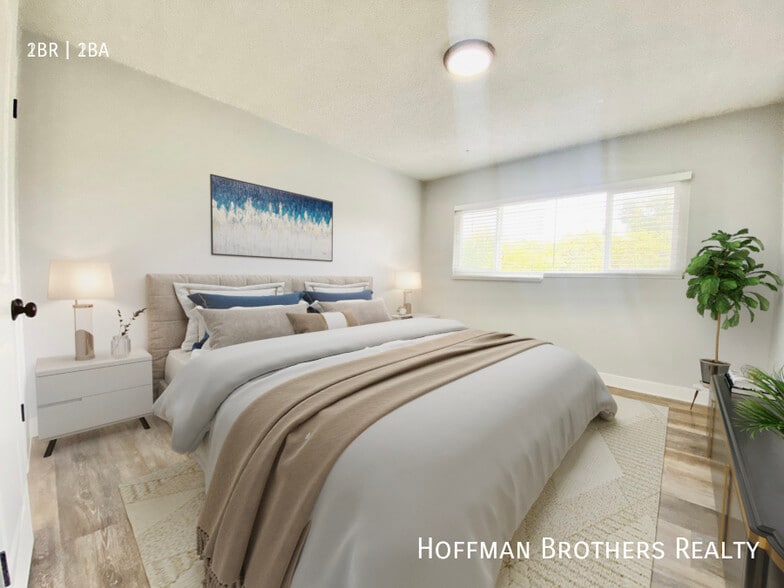 Building Photo - 1256 Tamarind Ave