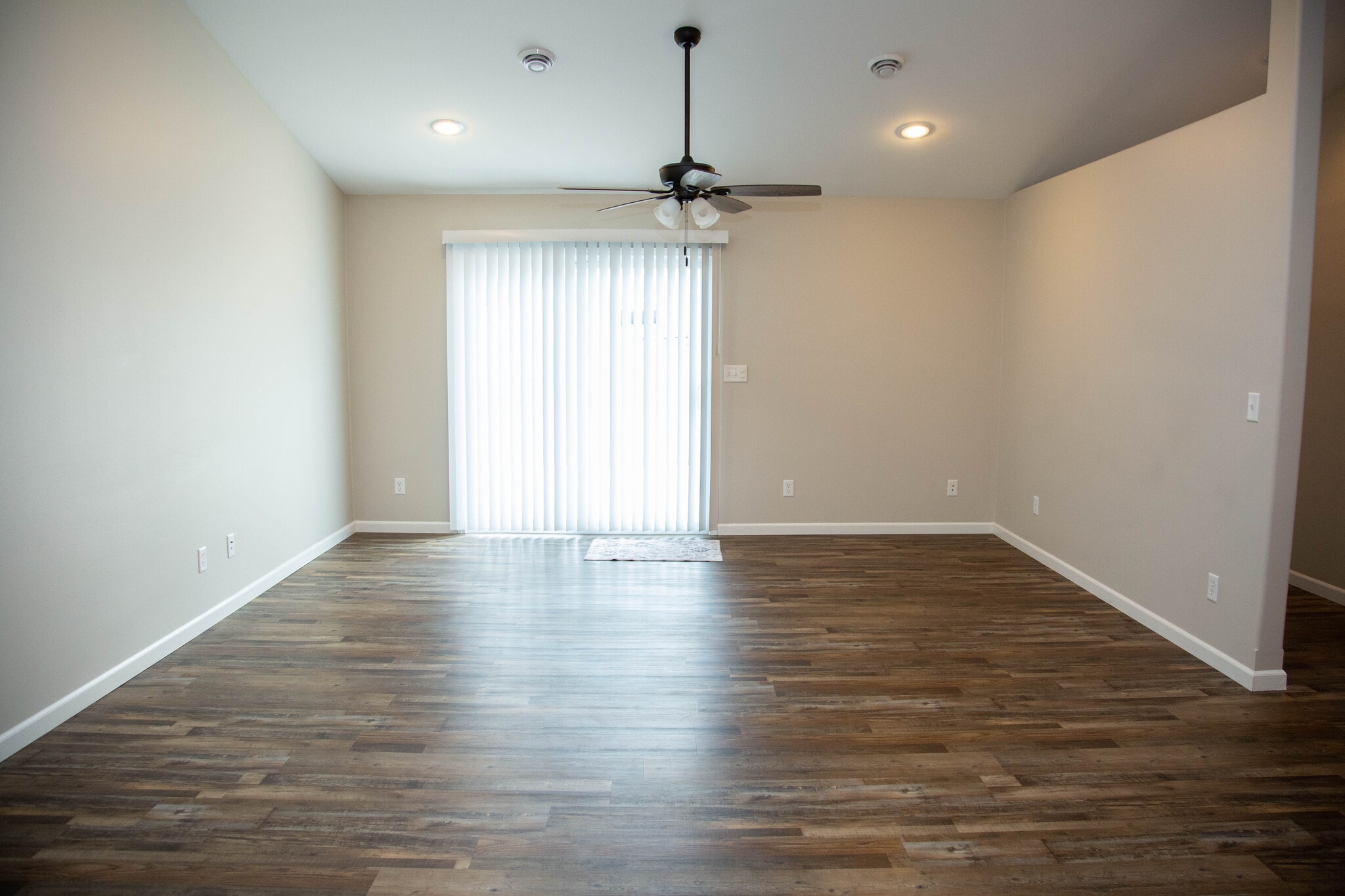 Building Photo - 2270 Fawn View Dr