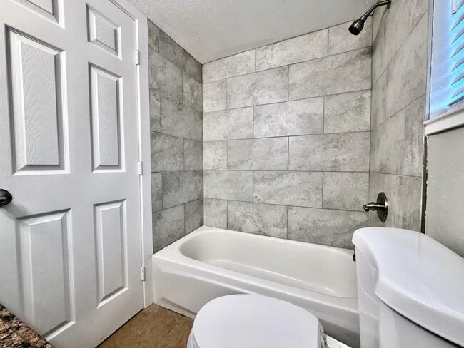 Building Photo - 1819 W St