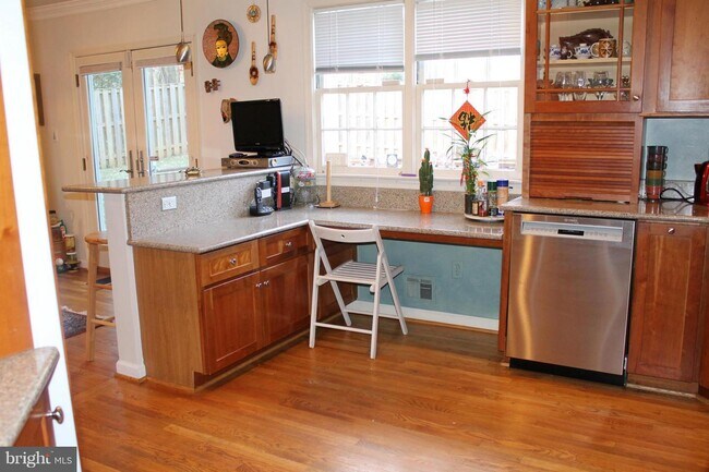 Building Photo - 6901 Winterberry Ln