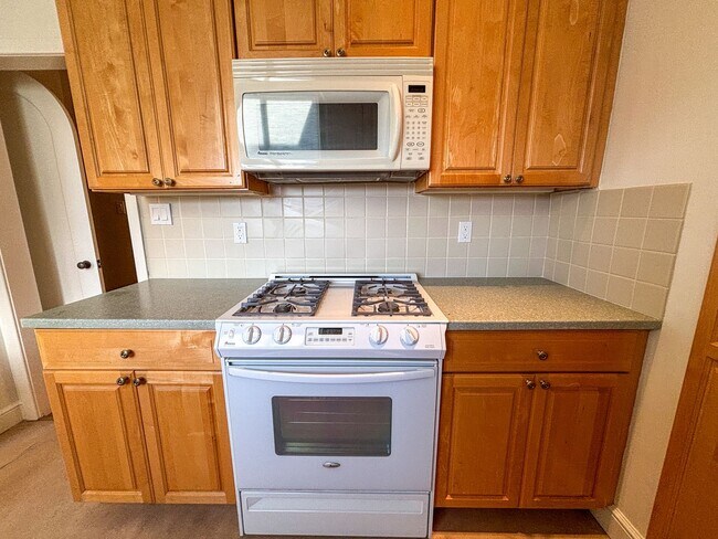 Building Photo - 1427-1429-1429 Taraval St