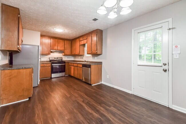 Building Photo - 8985 Yarmouth Dr