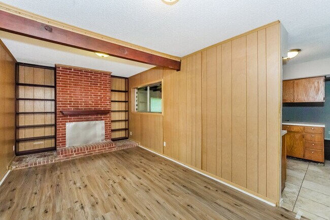Building Photo - 7913 Limerick Ln