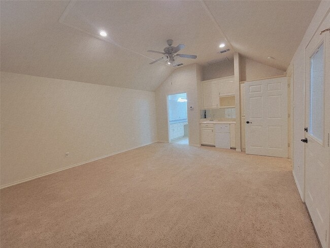 Building Photo - 9621 Monticello Dr