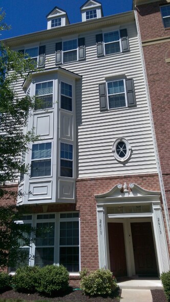 Building Photo - 2613 Eastbourne Dr