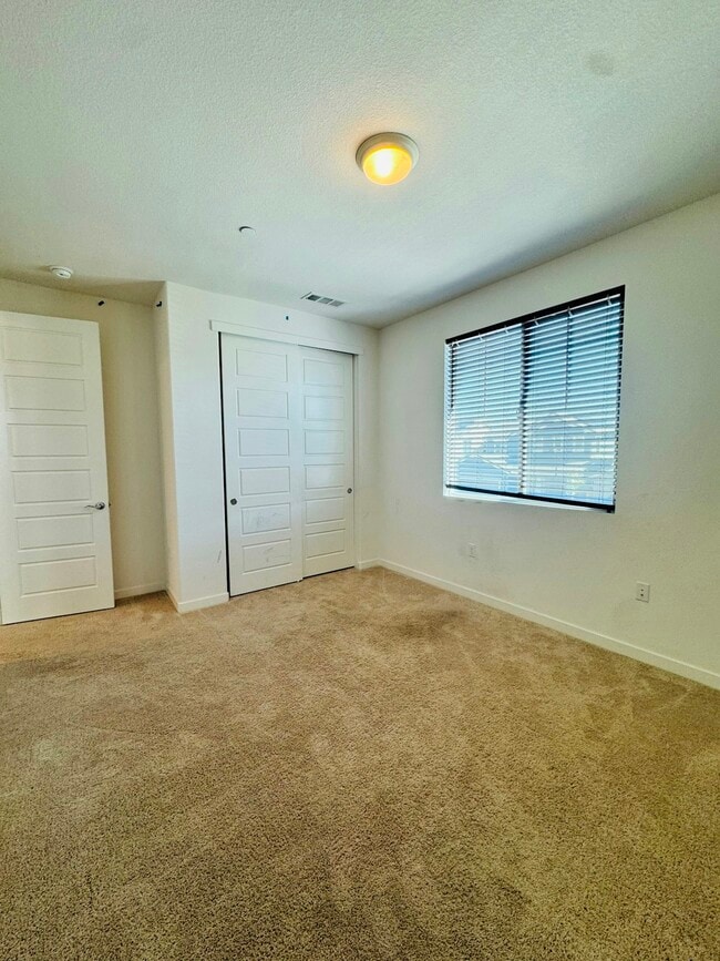 Building Photo - 5440 Guenoc Valley Ln