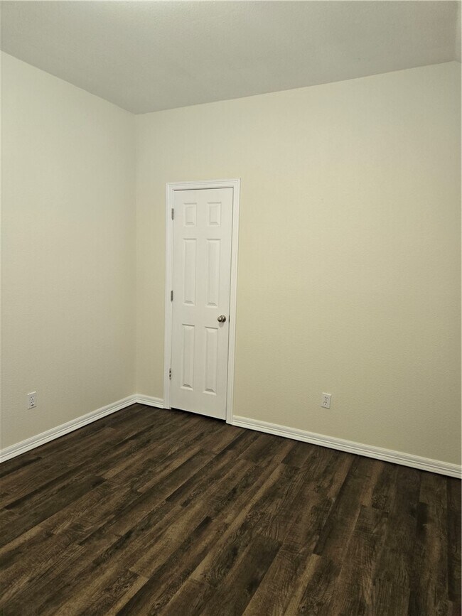 Building Photo - 1703 N Valor