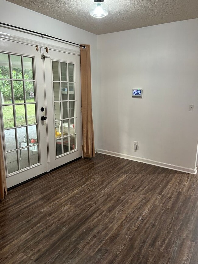 Building Photo - 109 Live Oak Cir