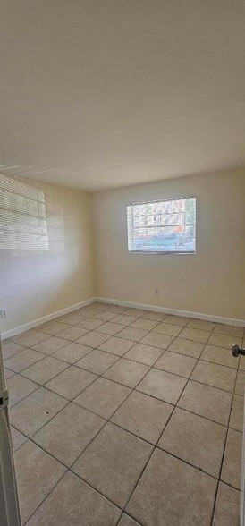 Building Photo - 1505 Crescent Cir