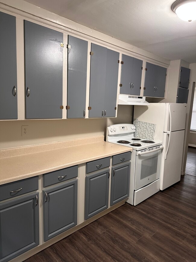 Building Photo - Sullivant