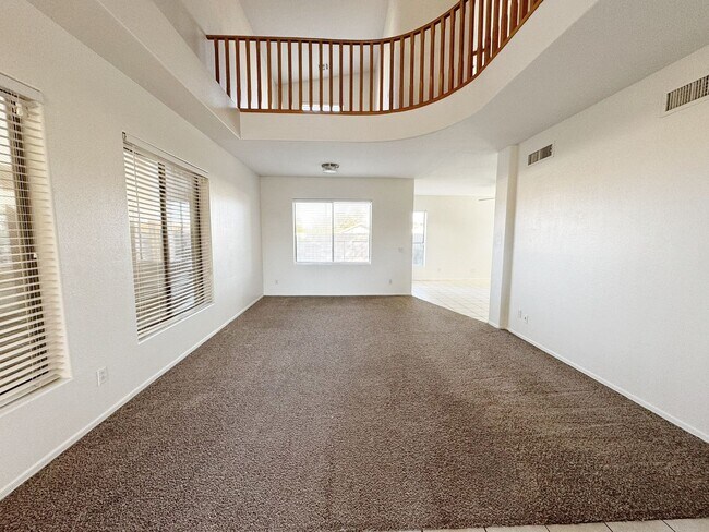 Building Photo - ABSOLUTELY STUNNING 4BR 2.5BA, OVER 2100SQFT, COMMUNITY POOL, CHANDLER