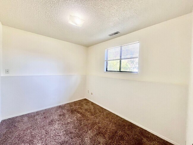Building Photo - 706 SW 22nd St
