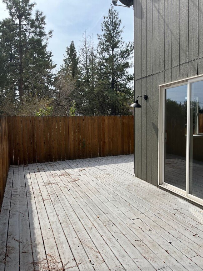 Building Photo - 2040 NW Harriman St