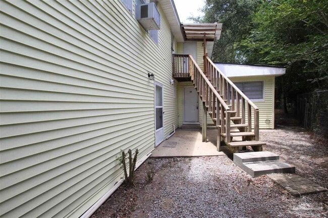 Building Photo - 5 Edgewood Cir