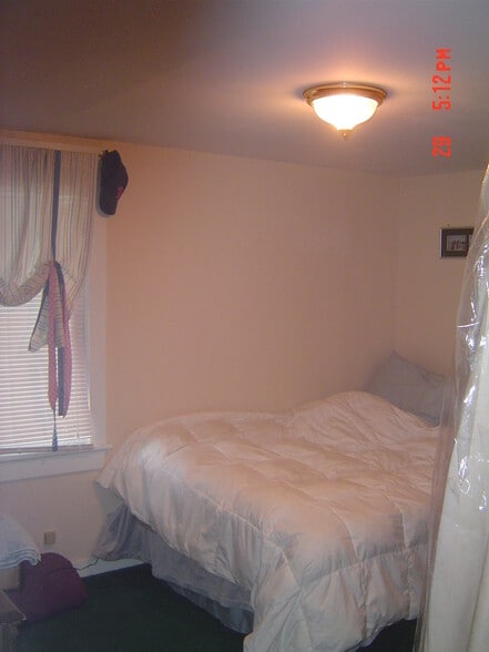 Building Photo - 172 S Branch St