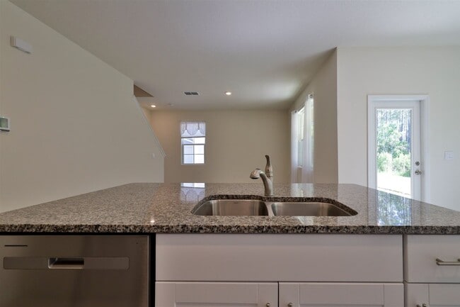 Building Photo - Venetian Bay 3BR 2.5BA Townhome For Rent