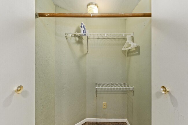 Building Photo - 1416 Chrisway Dr
