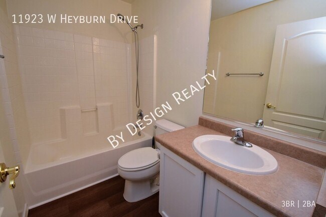Building Photo - Rancho Marana 3 Bed 2 Bath + Den