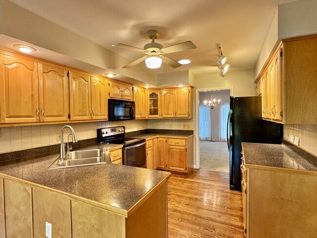 Building Photo - 212 Talah Ln