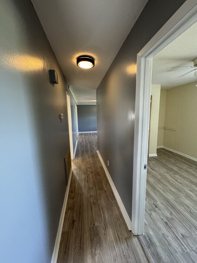 Building Photo - 163 Vining Dr