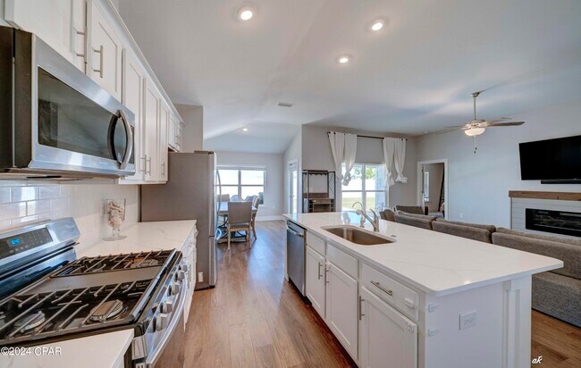 Building Photo - 295 Bayou Bend Ln