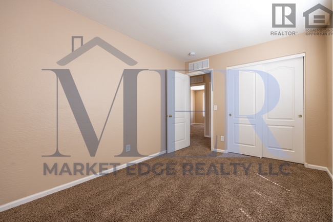 Building Photo - 4Bed/2.5 Bath Home in Maricopa! $1499 MOVE...