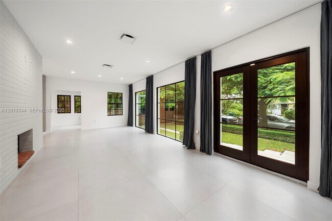 Building Photo - 151 NE 43rd St