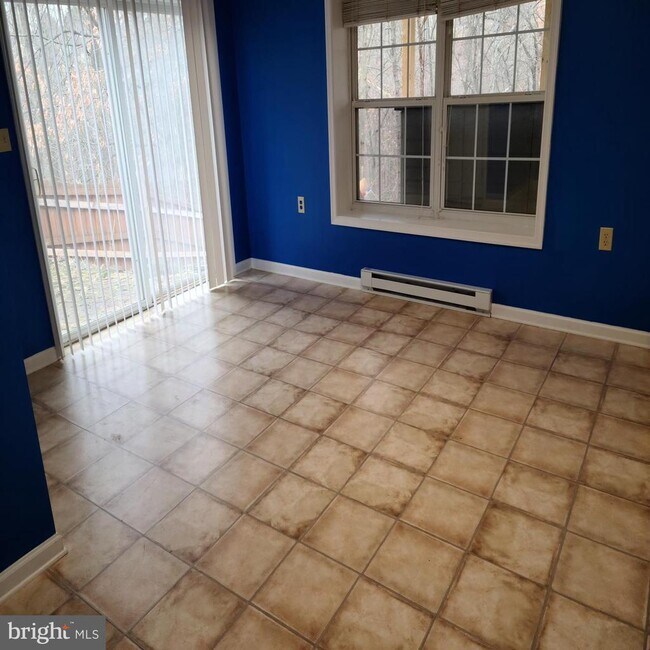 Building Photo - 135 Hill Valley Dr