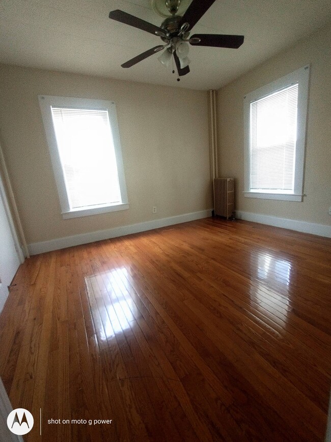 Building Photo - 85 Lynnfield St