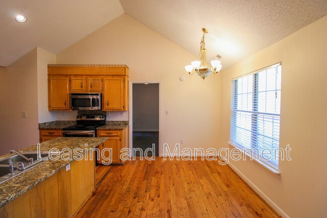 Building Photo - 1522 Theresa Dr