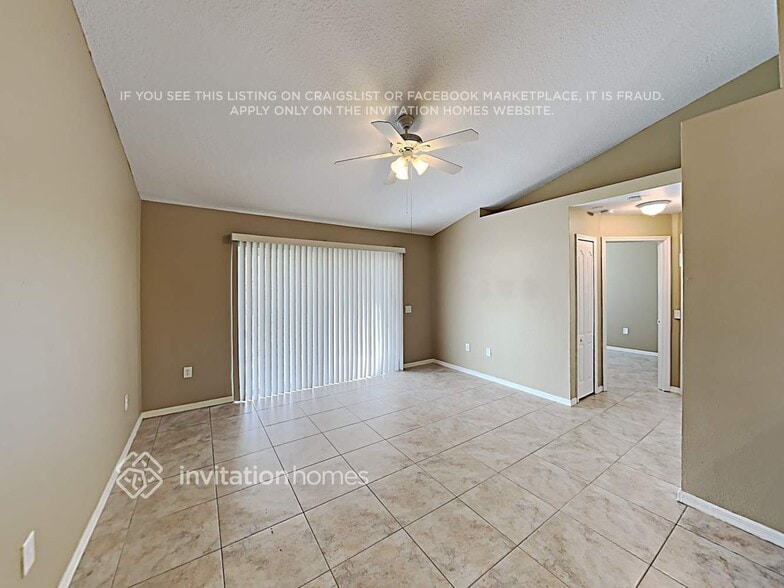 Building Photo - 25830 Bloomsbury Ct