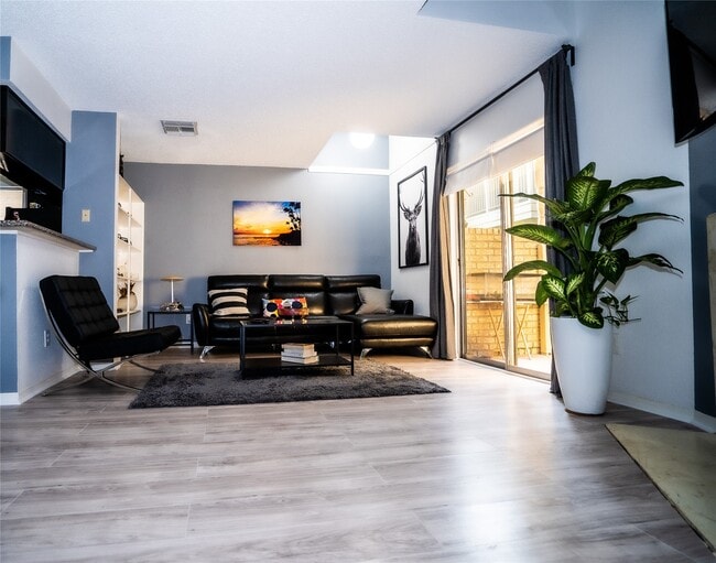 Building Photo - 1515 Sandy Springs Rd