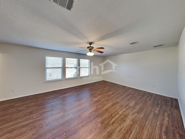 Building Photo - 6202 Roseborough Dr