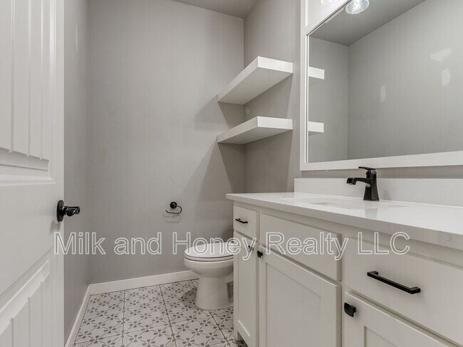 Building Photo - 3212 Hayven Cir