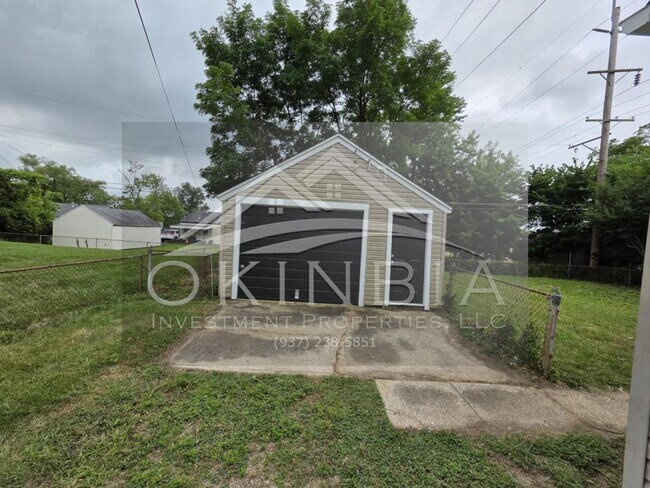 Building Photo - 4420 Catalina Ave