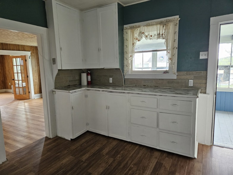 Building Photo - 9 Evergreen Ave